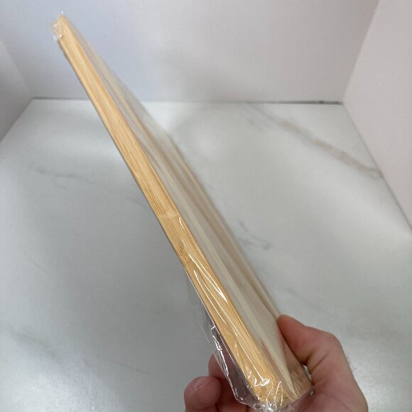 Bamboo Cutting Board with Handle - NWT - Picture 4 of 7